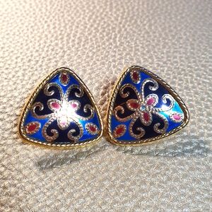 Goldtone Triangle Metal Clip On Earings